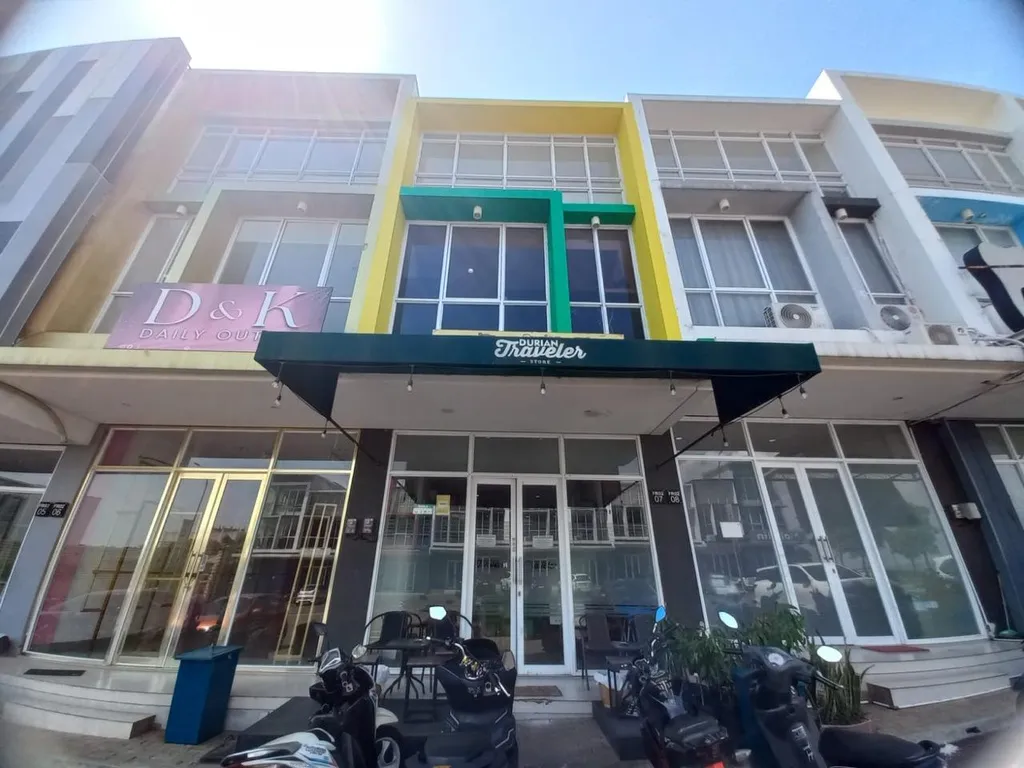Gedung Durian Traveler Store Cibubur